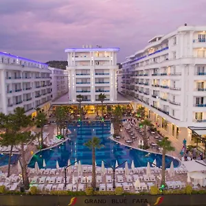 Feriested Grand Blue Fafa &, Kryemëdhej
